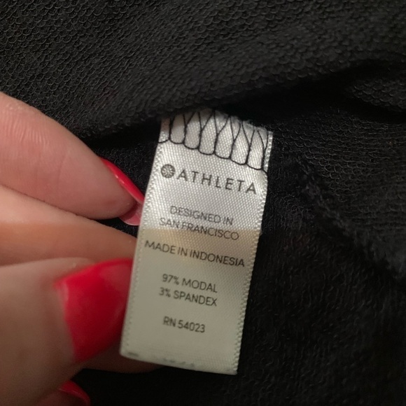 Athleta Sz XS Sweatshirt Nirvana Twist Front Top Black Soft 353871 Women's - Picture 6 of 6